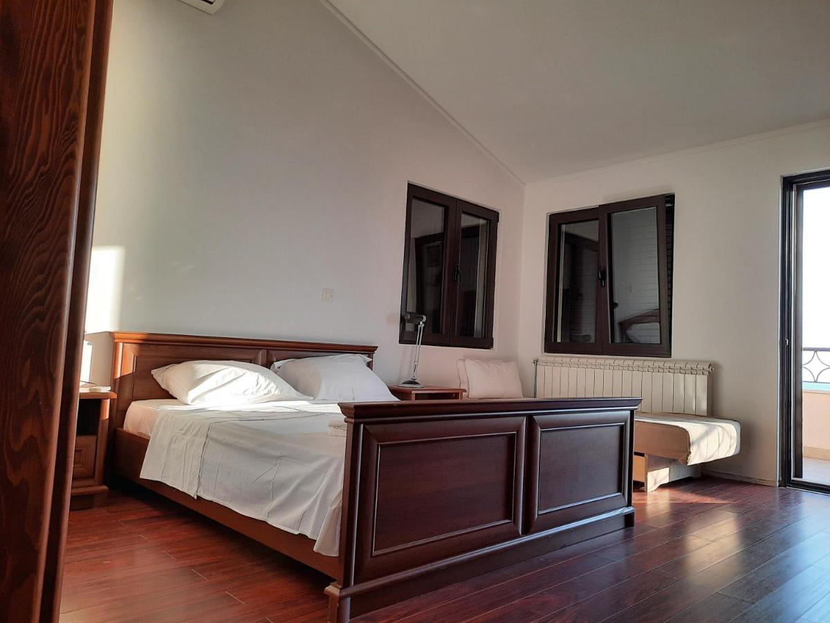 Villa Lipski Sveti Stefan Bagian luar foto
